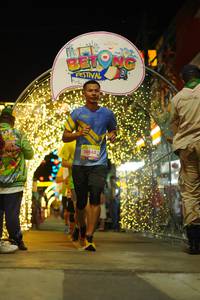 BIB: 200, 50562
                            <button type="button" onclick="openModal(21832245)" class="btn btn-primary btn-sm float-right btn-popup" data-toggle="modal" data-target=".modal-high-quality">
                        <i class="fas fa-shopping-cart"></i> Add to Cart
                    </button>
                                            <button type="button" onclick="isThisMe(21832245, true)" class="btn btn-success btn-sm float-right btn-popup btn-isme hidden" data-toggle="tooltip" data-placement="bottom" title="นี่คือรูปของคุณใช่ไหม คลิกที่นี่เพื่อเอาเข้าอัลบั้ม">
                        <i class="fas fa-plus"></i> Add to album
                    </button>
                    <button type="button" onclick="isThisMe(21832245, false)" class="btn btn-warning btn-sm float-right btn-popup btn-isnotme hidden">
                        <i class="fas fa-ban"></i> Remove from album
                    </button>